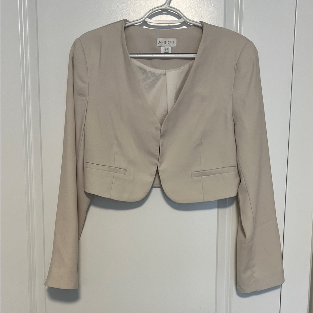 APRICOT Women's Beige Cropped Blazer